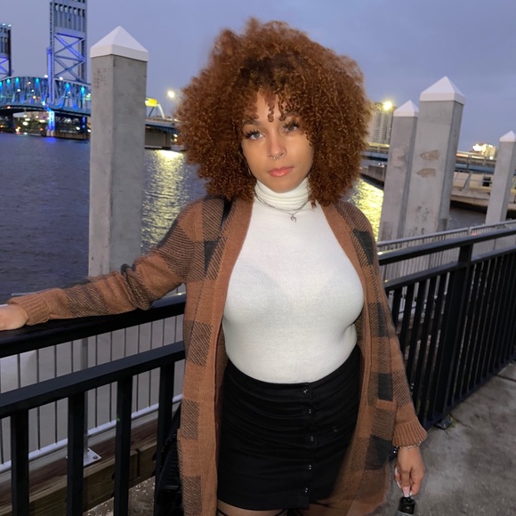 Meet your Posher, Mikayla - Picture 2 of 2